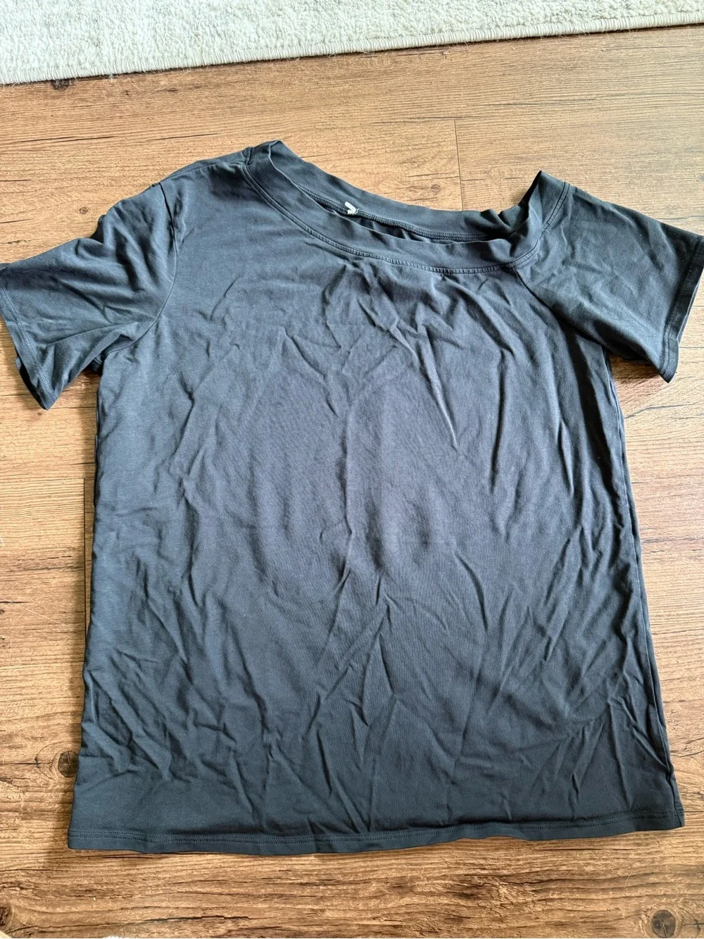 Off-Shoulder Black Women's Short Sleeve Top Lululeon - Picture 2 of 3